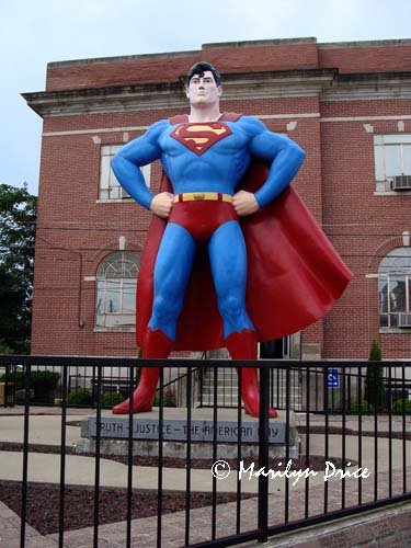 Giant Superman statue, Metropolis, IL